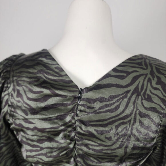 Soaked In Luxury Green Animal Print Ruched Mini Dress Size M - Picture 8 of 11